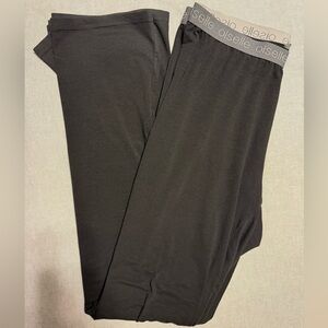 Oiselle Tee Lux Kami Jammie wideleg pants. Size M.